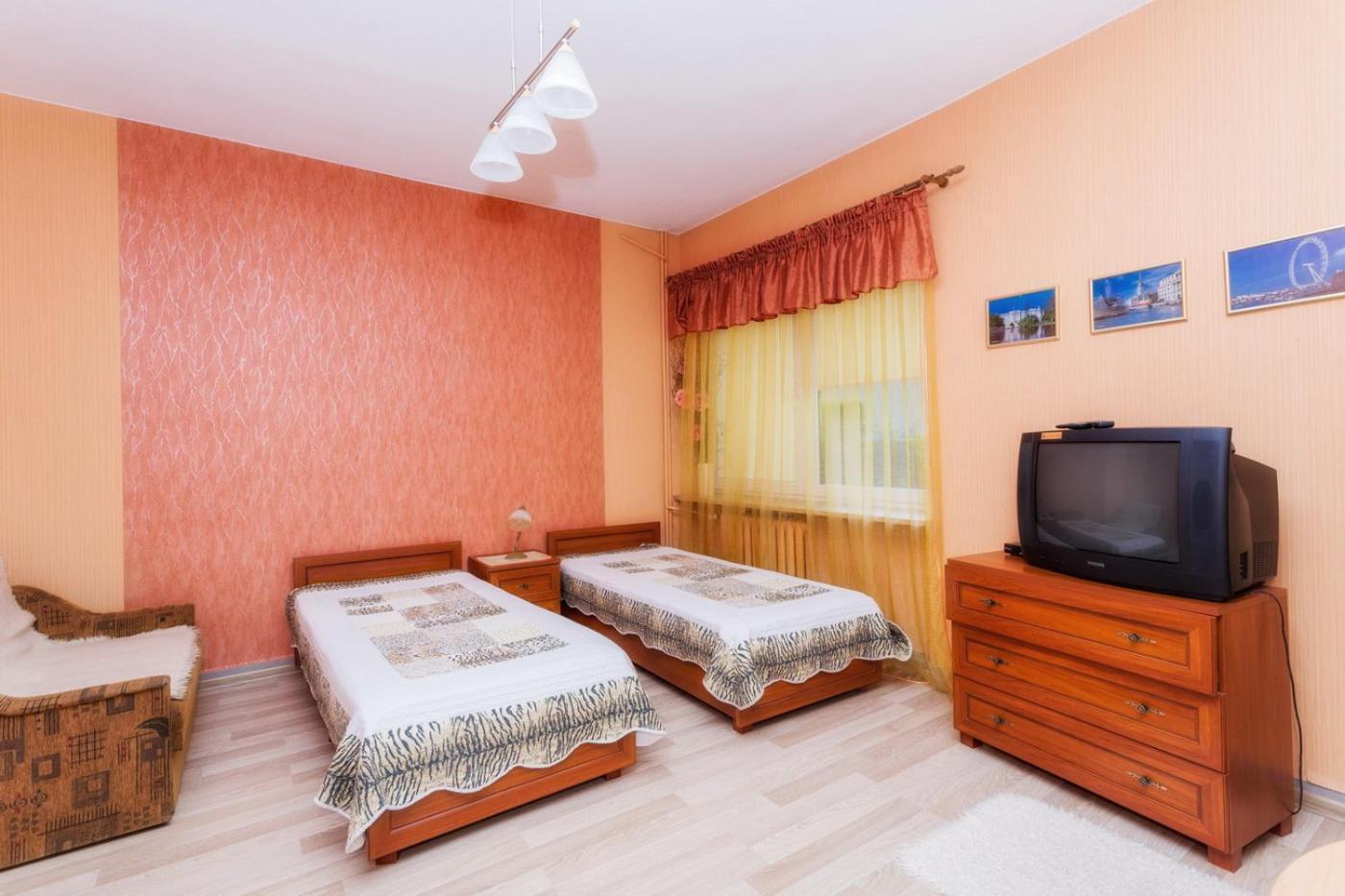 Dom Goscinny Przedmiescie Kielce Extérieur photo
