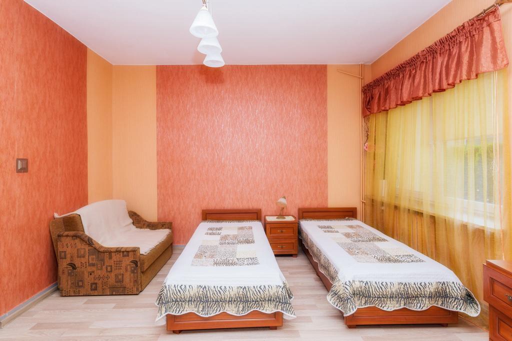 Dom Goscinny Przedmiescie Kielce Extérieur photo